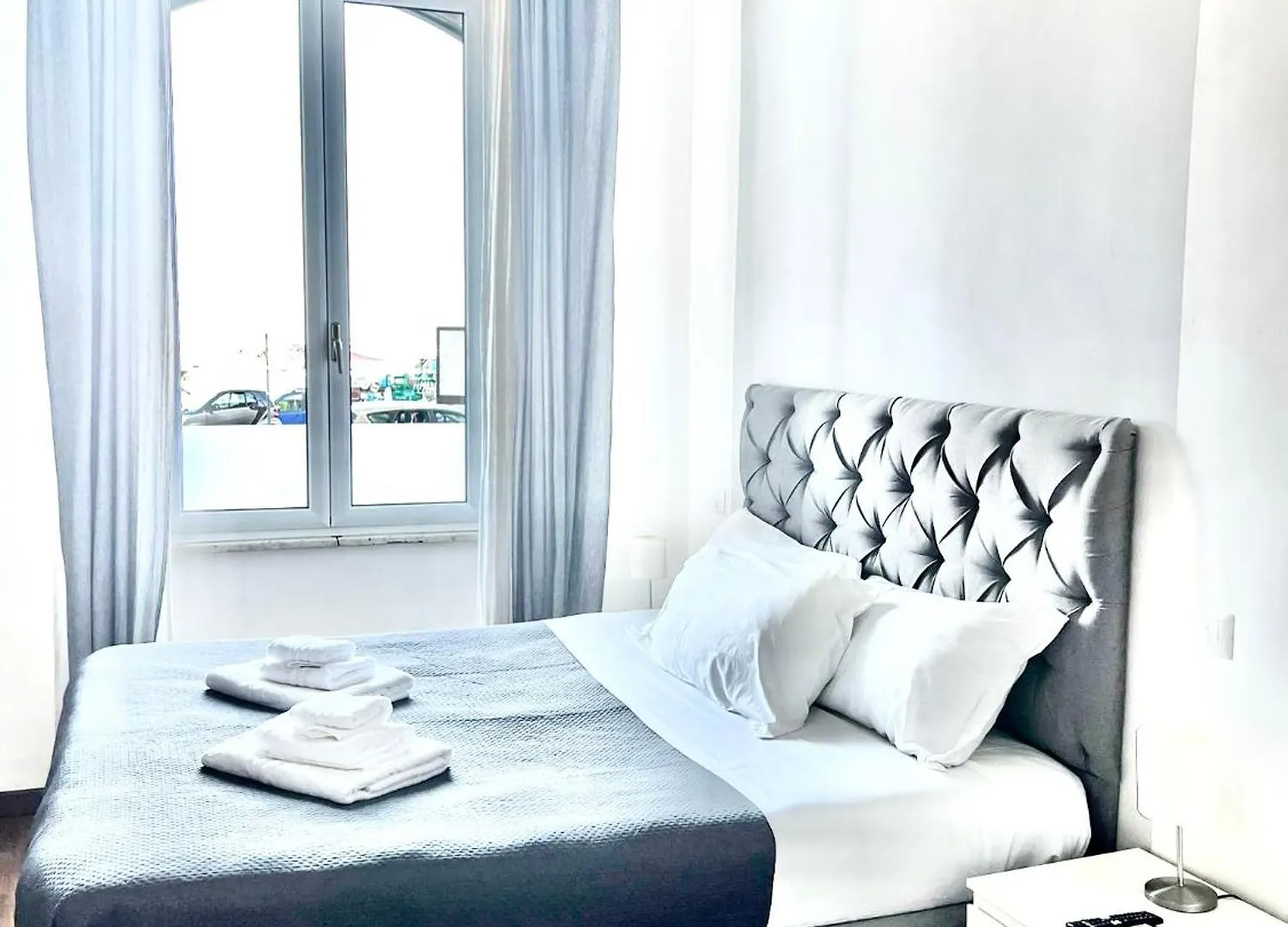 Caracciolo Napoli Beb Bed & Breakfast